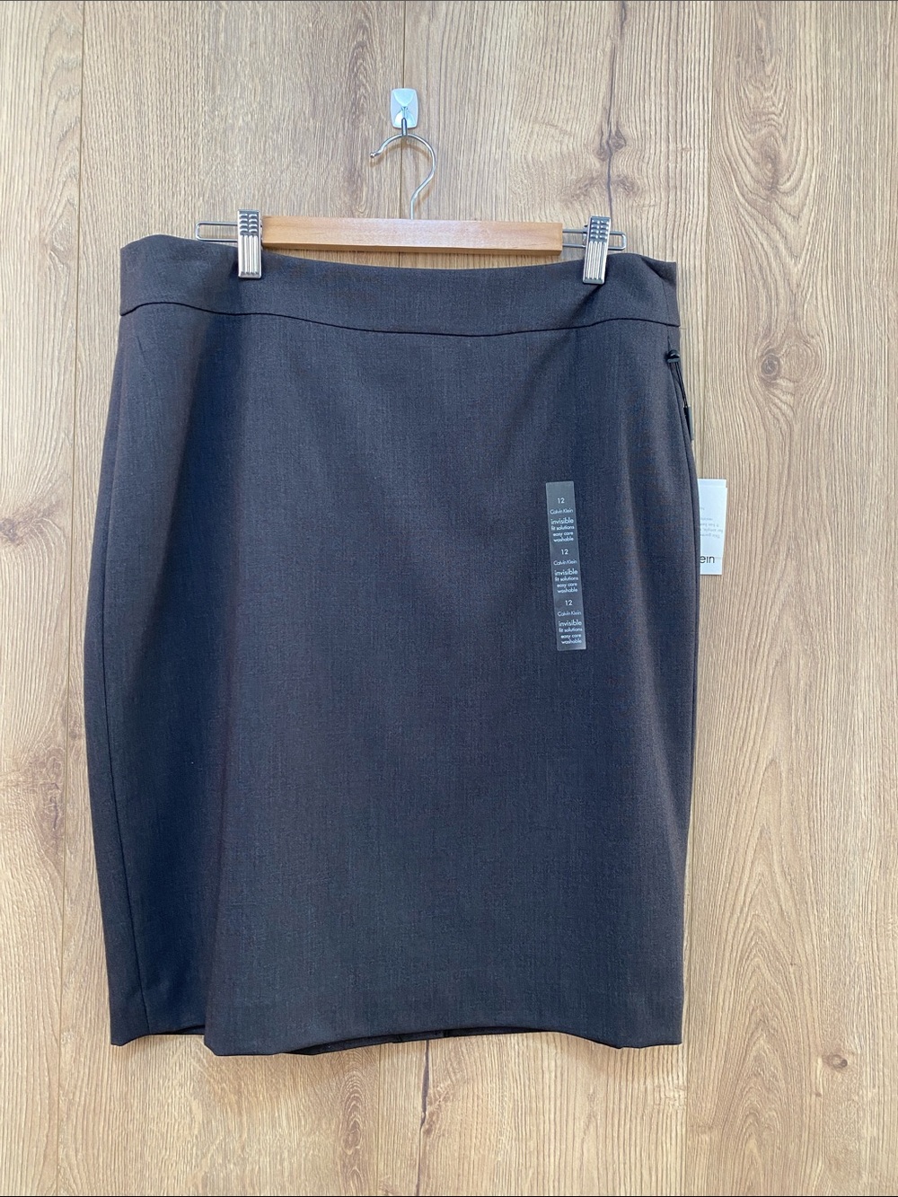 Calvin Klein New with Tags Size 12 Gray Pencil Skirt Invisible Wear to Work